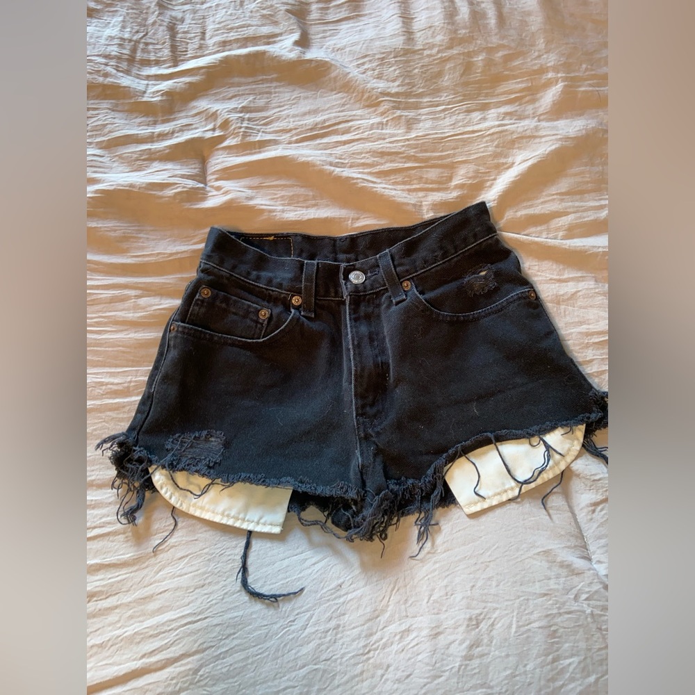 Size 26 Levi Shorts
